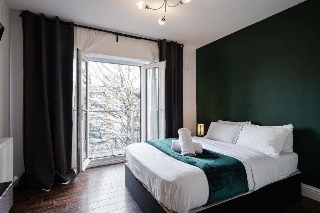 City Gate Guest House room in Stepney Green, London